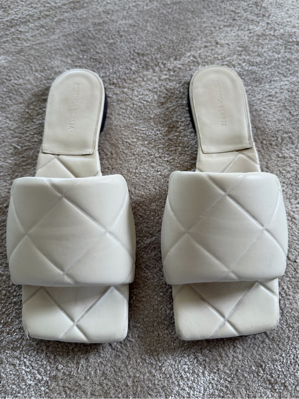 Bottega Lido leather slides